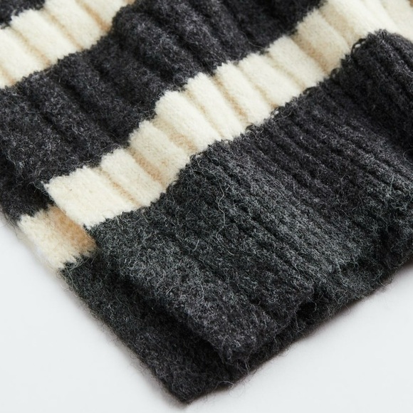 H&M Dark Gray Ivory Striped Wool Blend Ribbed Turtleneck Sweater Size XS - Picture 2 of 8